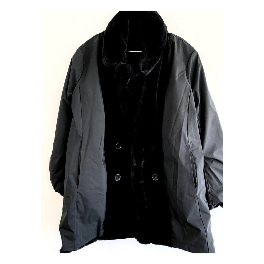 Kensie Black Faux Fur Teddy Coat with White Sleeve Bands - Picture 5 of 6